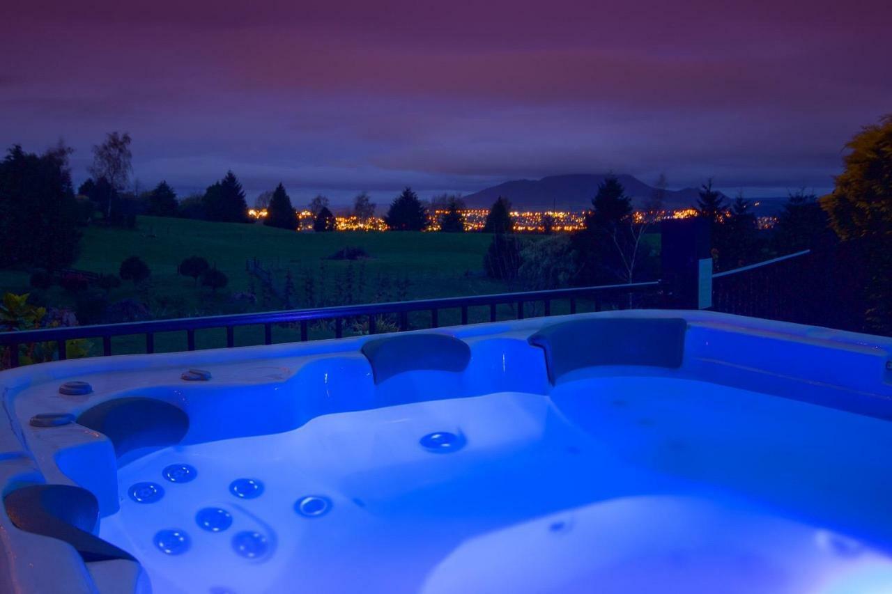 Mountviews Glamping- Retro Caravan Getaway Hotel Taupo Exterior photo